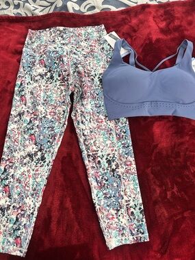 NWT Marika Multicolor Print Leggings with Blue, Teal and Coral Accents M/L